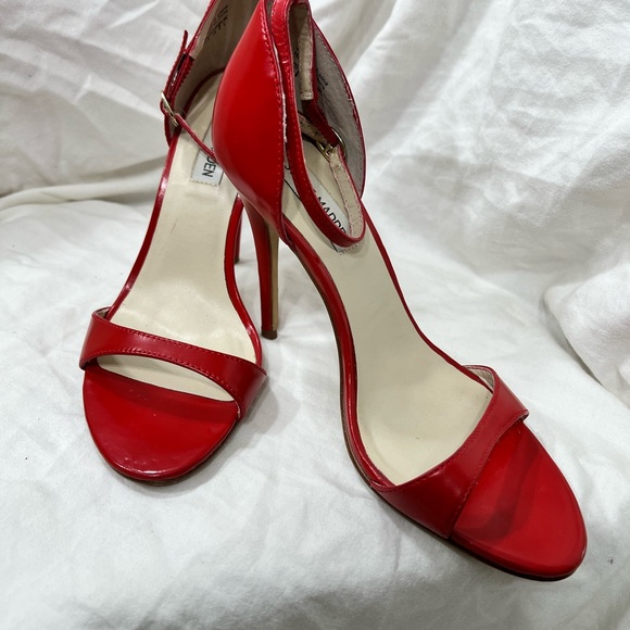 STEVE MADDEN HEEL WITH ANKLE STRIPS BEAUTIFUL RED SHOE. SEXY AND STUNNIN⦠- Picture 13 of 15
